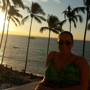 Meet your Posher, Crystal